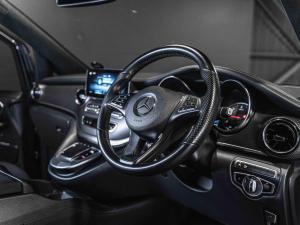 Mercedes-Benz V-Class V300d Avantgarde AMG Line - Image 4
