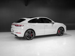 Porsche Cayenne GTS coupe - Image 2