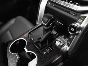 Toyota Land Cruiser 300 3.5T ZX - Image 13