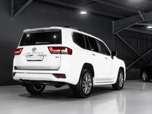 Toyota Land Cruiser 300 3.3D ZX - Image 17