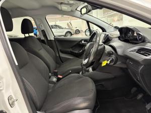 Peugeot 208 1.2 Allure - Image 11