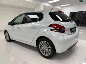 Peugeot 208 1.2 Allure - Image 7