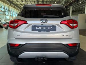 Mahindra XUV300 1.2T W8 - Image 15