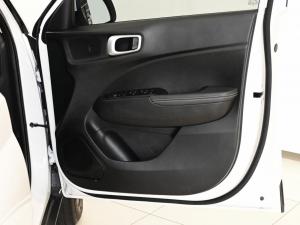 Hyundai Venue 1.0T Fluid auto - Image 13