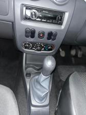 Nissan NP200 1.6i safety pack (aircon) - Image 9