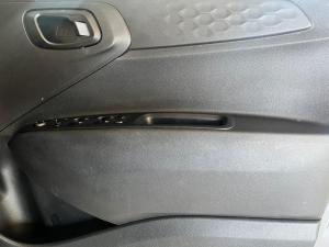 Hyundai Grand i10 1.0 Premium hatch - Image 10