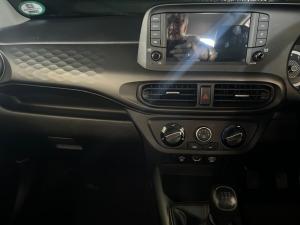 Hyundai Grand i10 1.0 Premium hatch - Image 7
