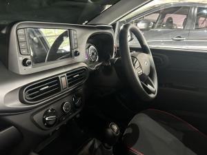 Hyundai Grand i10 1.0 Premium hatch - Image 14