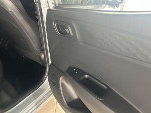 Hyundai Grand i10 1.0 Premium hatch - Image 8