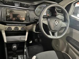 Renault Triber 1.0 Life - Image 6