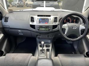 Toyota Hilux 3.0D-4D double cab Raider Dakar edition auto - Image 11