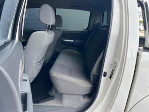 Toyota Hilux 3.0D-4D double cab Raider Dakar edition auto - Image 9