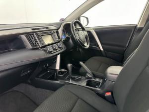 Toyota RAV4 2.0 GX automatic - Image 10