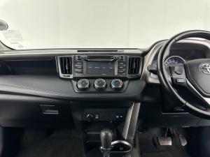 Toyota RAV4 2.0 GX automatic - Image 11