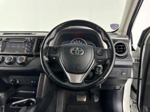 Toyota RAV4 2.0 GX automatic - Image 14