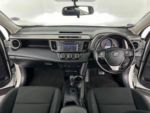 Toyota RAV4 2.0 GX automatic - Image 16