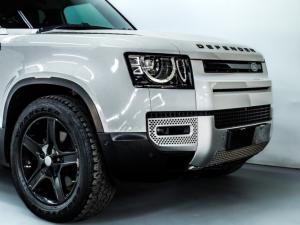 Land Rover Defender 110 D240 SE - Image 10