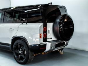 Land Rover Defender 110 D240 SE - Image 12