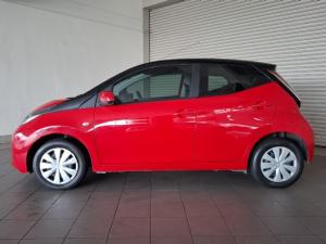 Toyota Aygo 1.0 X-Play - Image 2