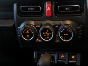 Suzuki Jimny 1.5 GLX AllGrip 5-door manual - Image 16