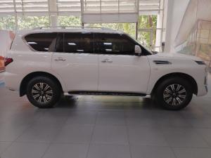 Nissan Patrol 5.6 V8 LE Premium - Image 10
