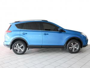 Toyota RAV4 2.0 GX auto - Image 5