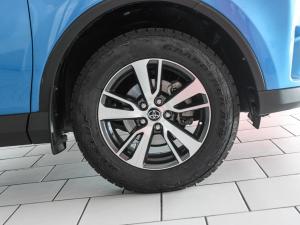 Toyota RAV4 2.0 GX auto - Image 9