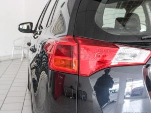Toyota RAV4 2.0 GX - Image 10
