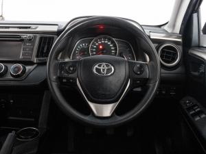 Toyota RAV4 2.0 GX - Image 11