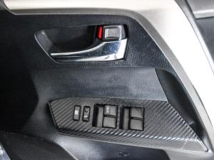 Toyota RAV4 2.0 GX - Image 17