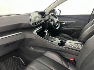 Peugeot 3008 2.0 HDI Active - Image 11