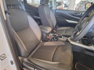 Nissan Navara 2.5DDTi double cab SE auto - Image 4
