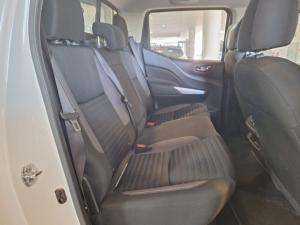 Nissan Navara 2.5DDTi double cab SE auto - Image 5