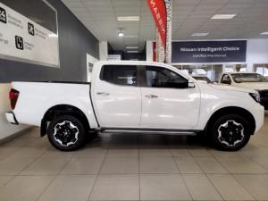 Nissan Navara 2.5DDTi double cab LE Plus 4x4 - Image 2