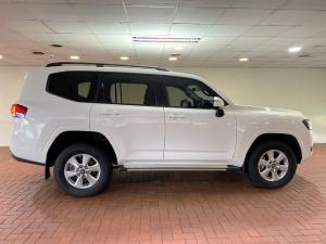 Toyota Land Cruiser 300 3.3D GX-R - Image 2
