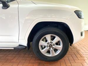 Toyota Land Cruiser 300 3.3D GX-R - Image 6