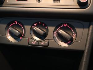 Volkswagen Polo Vivo hatch 1.6 Comfortline auto - Image 16