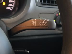 Volkswagen Polo Vivo hatch 1.6 Comfortline auto - Image 21