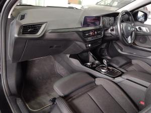 BMW 1 Series 118i Sport Line - Image 8