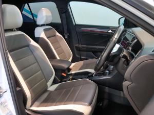 Volkswagen T-Roc 2.0TSI 140kW 4Motion R-Line - Image 25