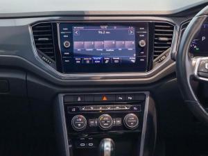 Volkswagen T-Roc 2.0TSI 140kW 4Motion R-Line - Image 40