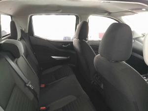 Nissan Navara 2.5DDTI SE Plus automatic D/C - Image 18