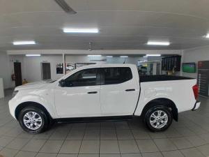 Nissan Navara 2.5DDTI SE Plus automatic D/C - Image 3