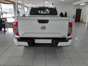 Nissan Navara 2.5DDTI SE Plus automatic D/C - Image 4