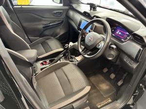 Nissan Magnite 1.0 Turbo Acenta Kuro manual - Image 5