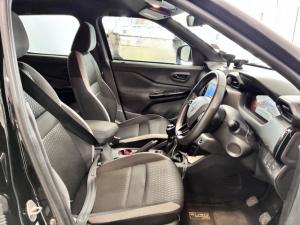 Nissan Magnite 1.0 Turbo Acenta Kuro manual - Image 7