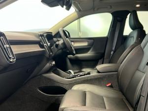 Volvo XC60 T8 Recharge AWD Ultimate Dark - Image 6