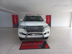 Toyota Land Cruiser 200 4.5D-4D V8 VX-R - Image 4