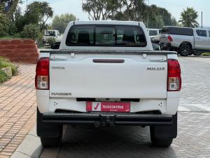 Toyota Hilux 2.4GD-6 single cab Raider manual - Image 6