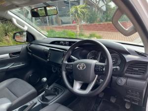 Toyota Hilux 2.4GD-6 single cab Raider manual - Image 9